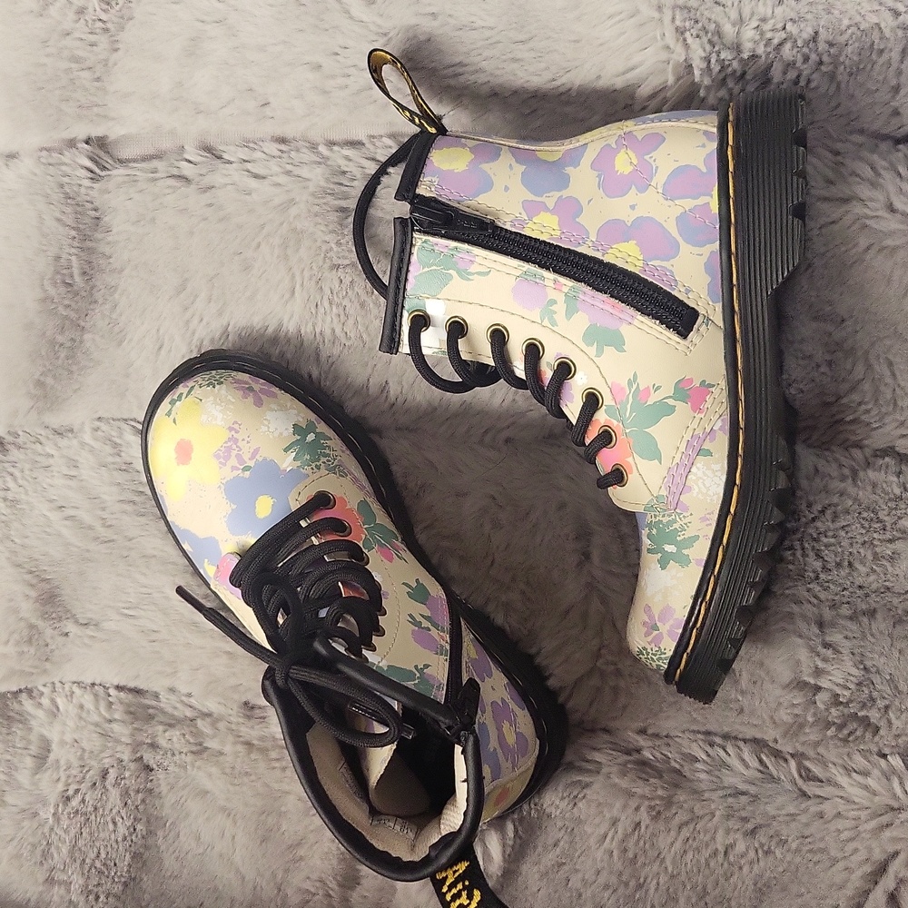 Doc Martin kid floral bootie 11 NWOT